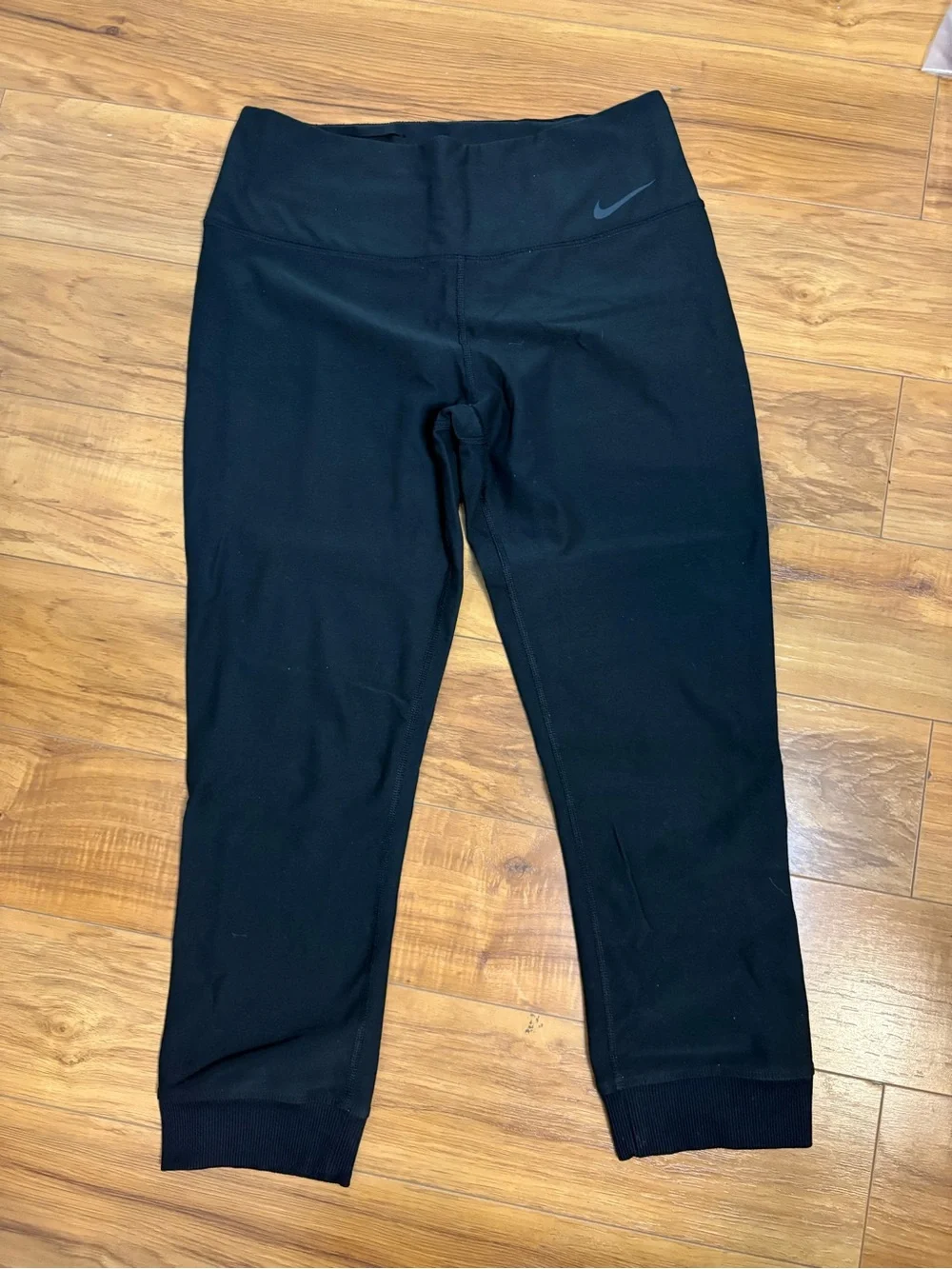 Nike Dri-FIT Black Cropped Athletic Leggings Women’s Medium yoga workout gym fit